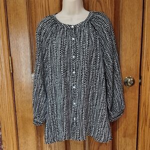 Soft Flowing Black & White Dot Print Blouse NWT 1x (16w-18)